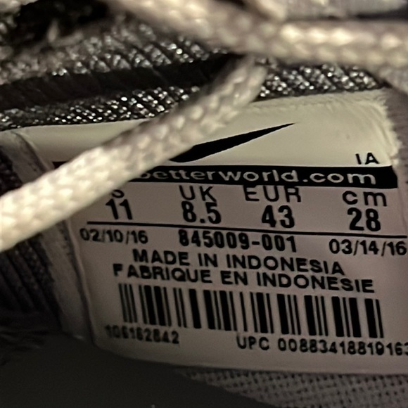 Women’s Nike Roshe One Jacquard Print - Size 11 - Picture 4 of 13